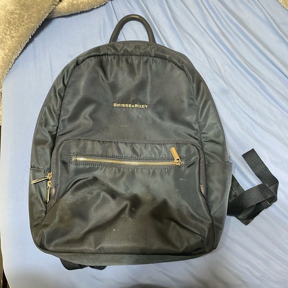 This is an Blue Briggs & Riley’s Essential Backpack - Picture 1 of 4